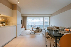 Huswell - Luxurious two bedroom with lateral seaview